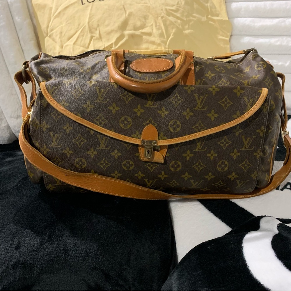Louis Vuitton Weekender